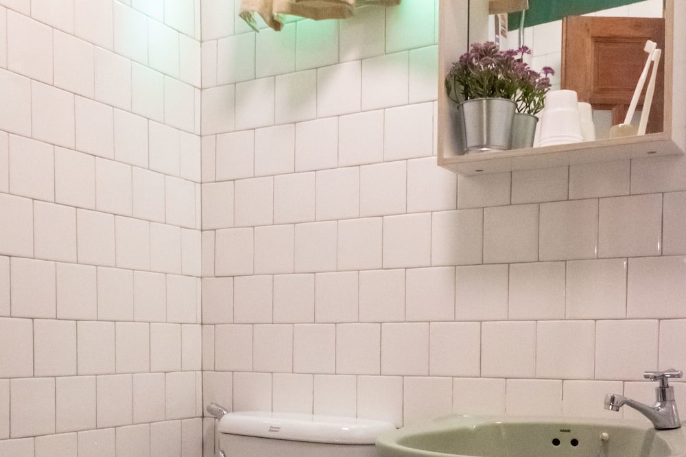 Photo of Bathroom in Pom Prap
