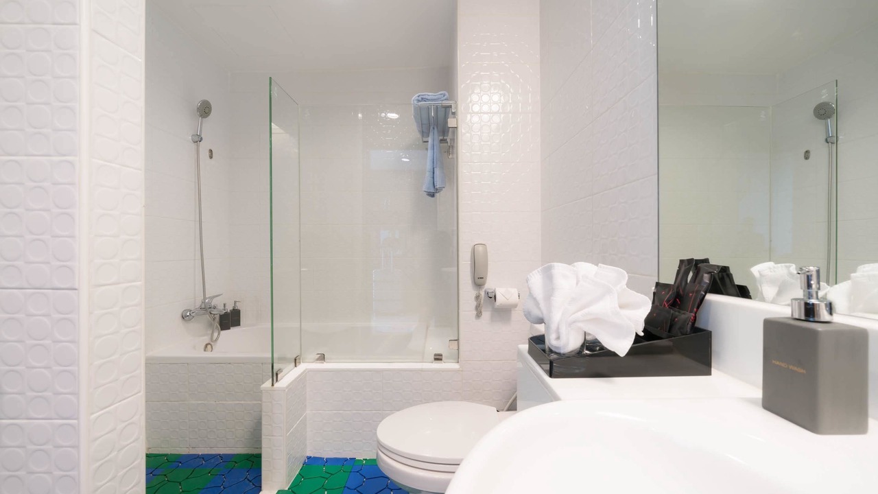 Photo of Bathroom in Khlong Toei Nuea