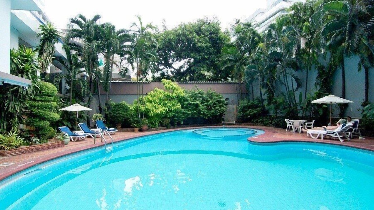 Photo of Outdoor in Khlong Toei Nuea
