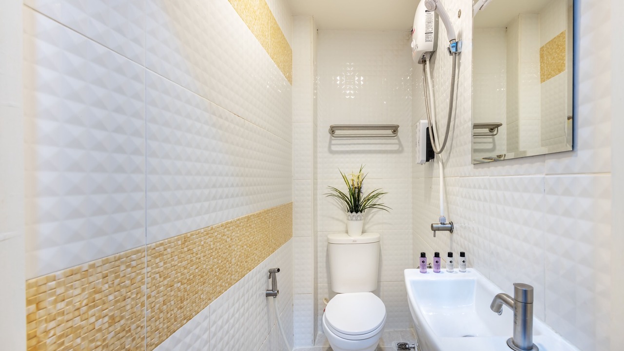 Photo of Bathroom in Thanon Phaya Thai