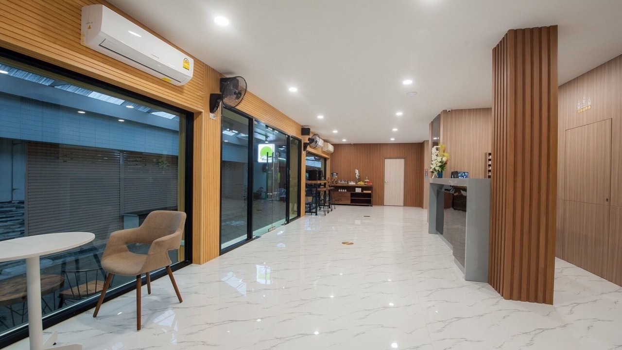 Photo of Others in Talat Yot