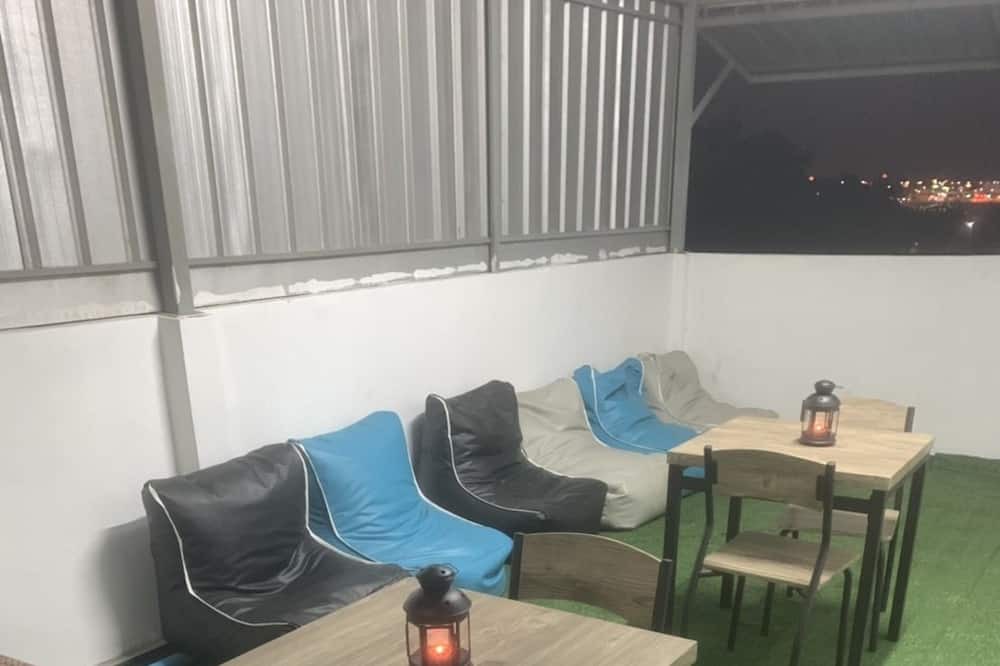 Photo of Livingroom in Racha Thewa