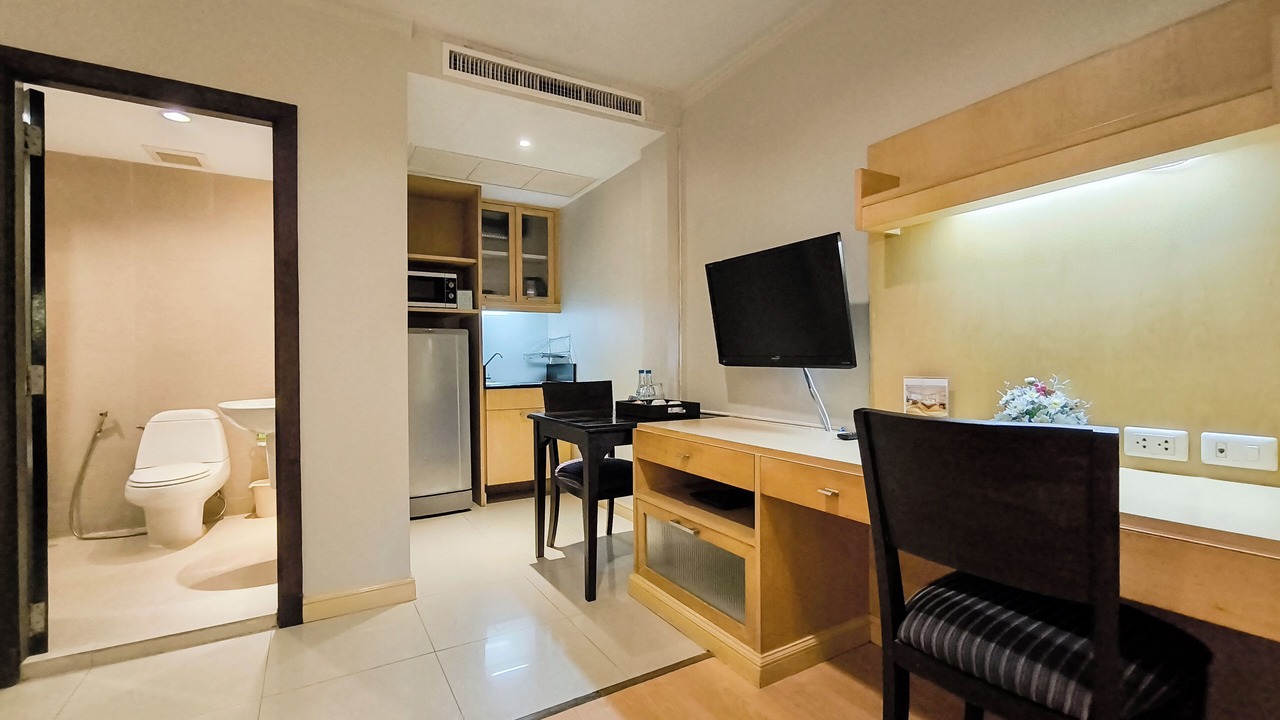Photo of Bedroom in Khlong Toei Nuea
