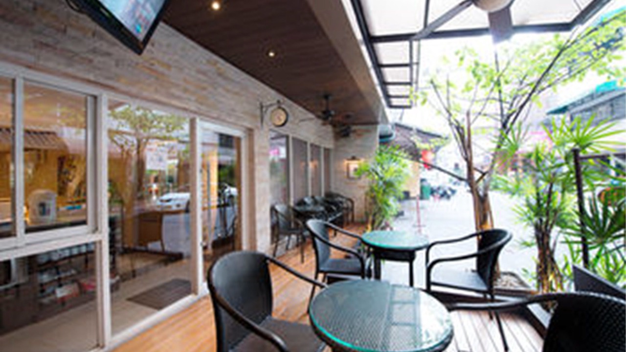 Photo of Outdoor in Khlong Toei Nuea