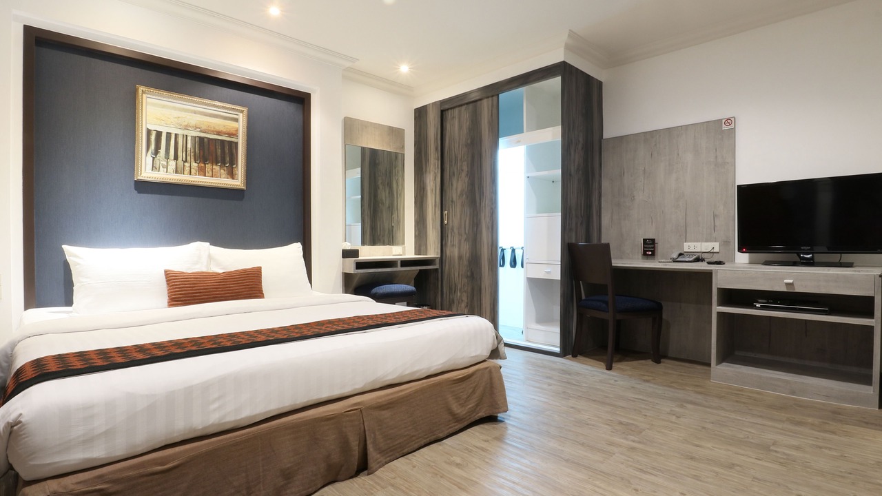 Photo of Bedroom in Khlong Toei Nuea