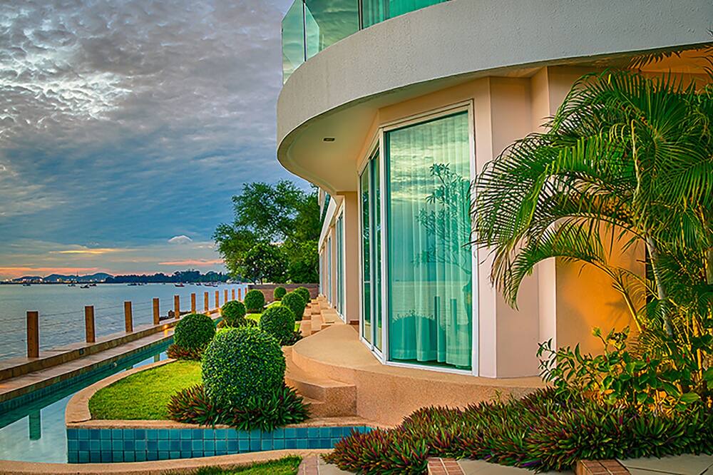 Photo of Outdoor in Pattaya Bay