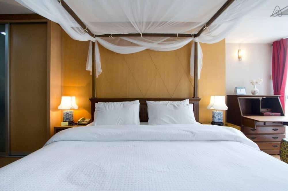 Photo of Bedroom in Khlong Tan