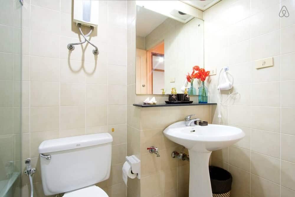 Photo of Bathroom in Khlong Tan
