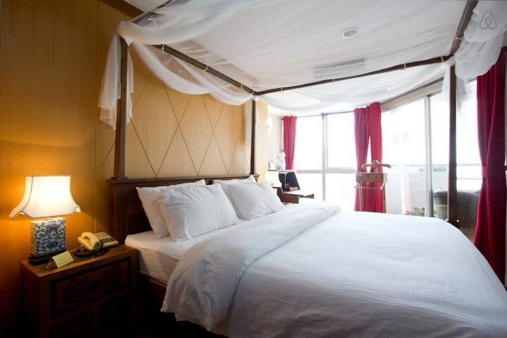 Photo of Bedroom in Khlong Tan