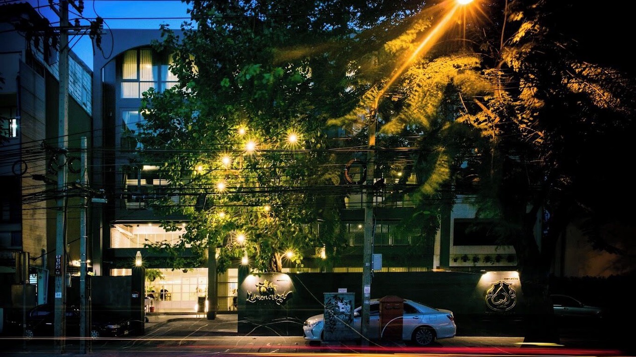 Photo of Outdoor in Thanon Phetchaburi