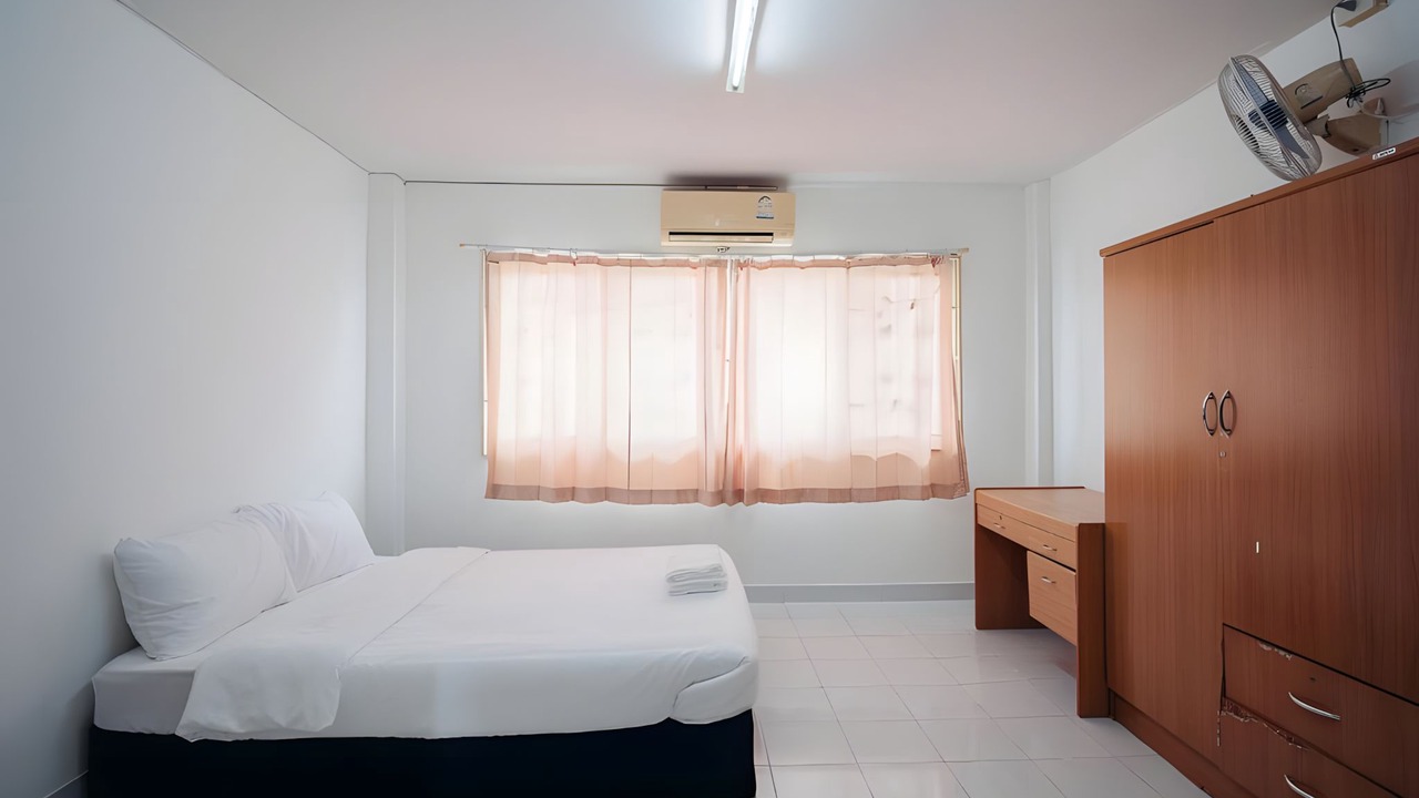 Photo of Bedroom in Saen Suk