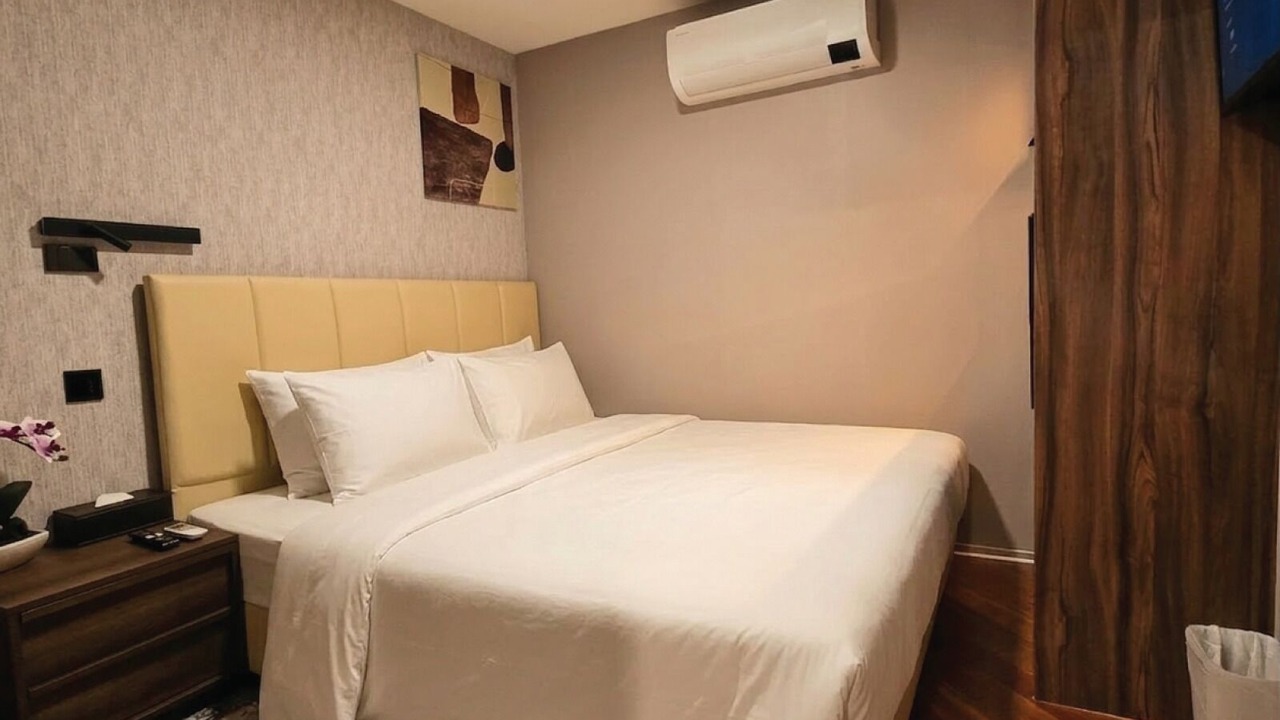 Photo of Bedroom in Thanon Phetchaburi