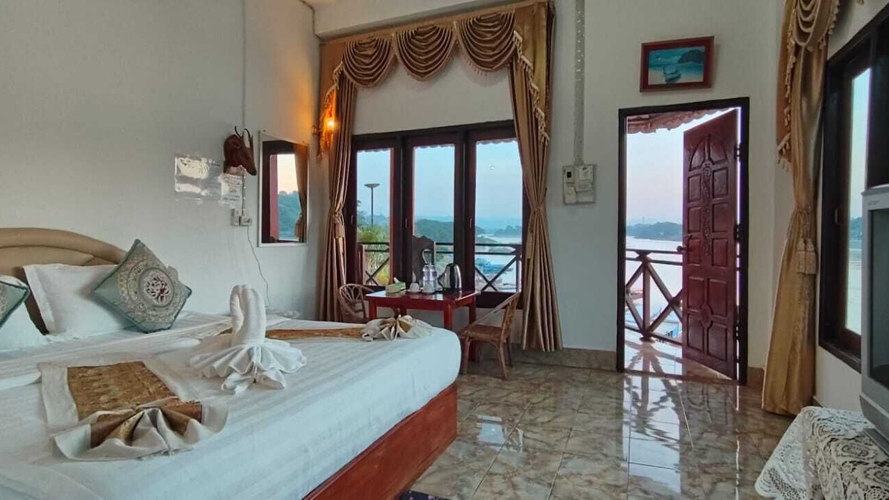 Photo of Bedroom in Bokeo Province