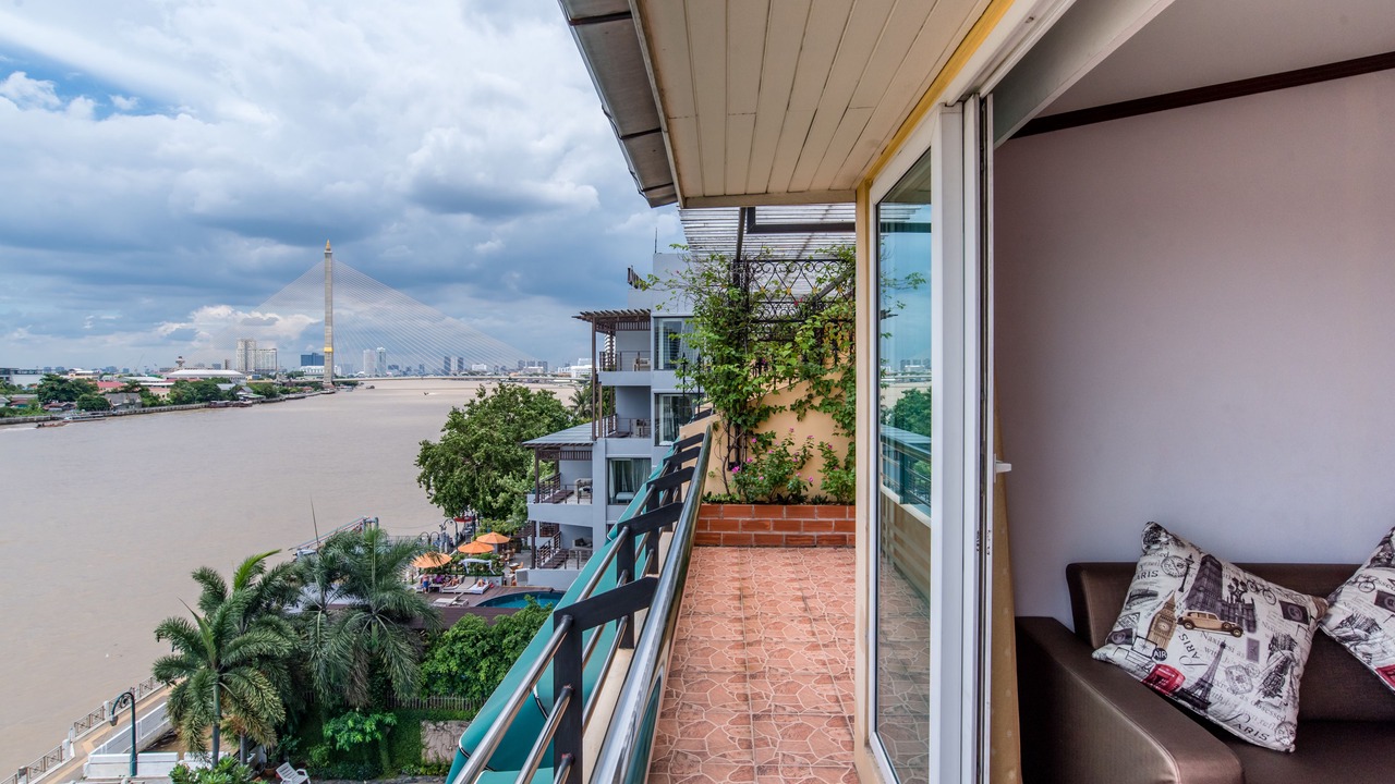 Photo of Patio Balcony in Phra Athit