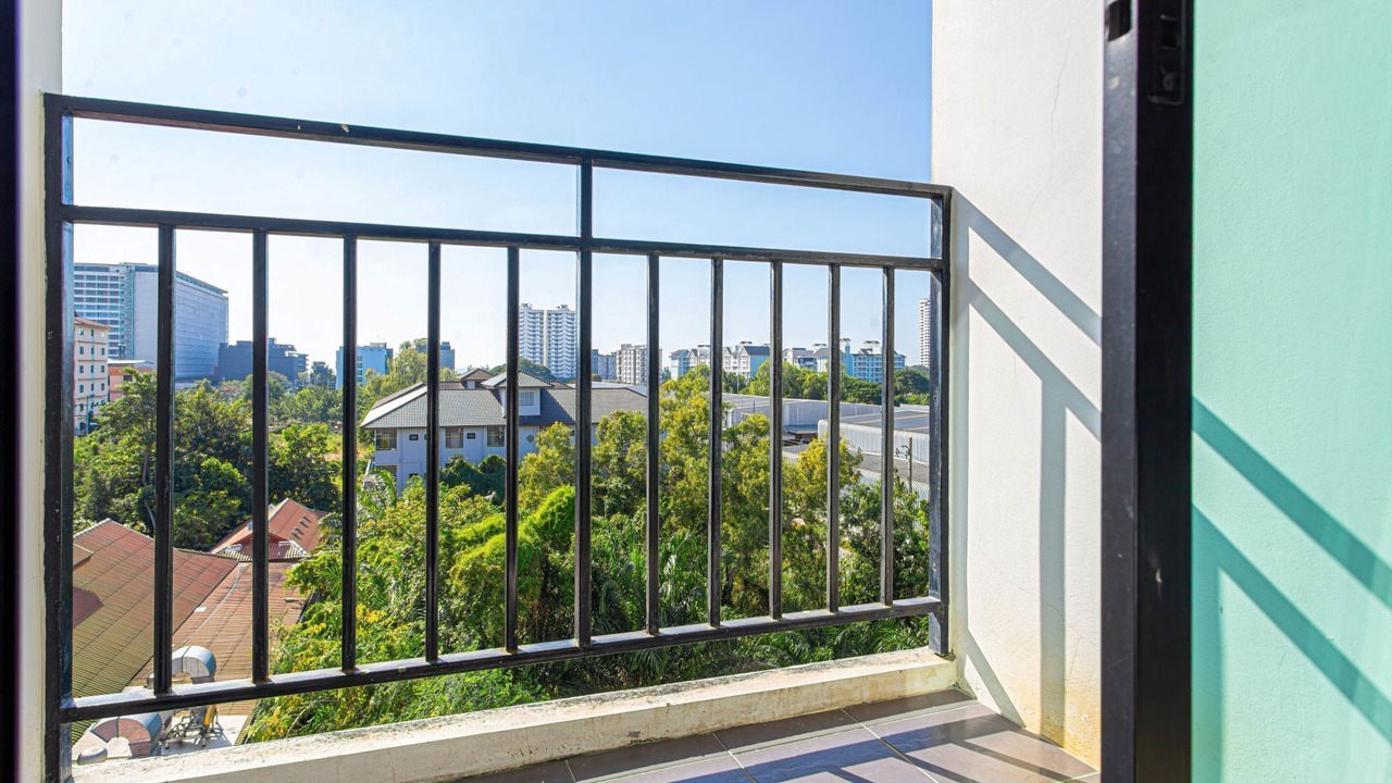 Photo of Patio Balcony in Na Chom Thian
