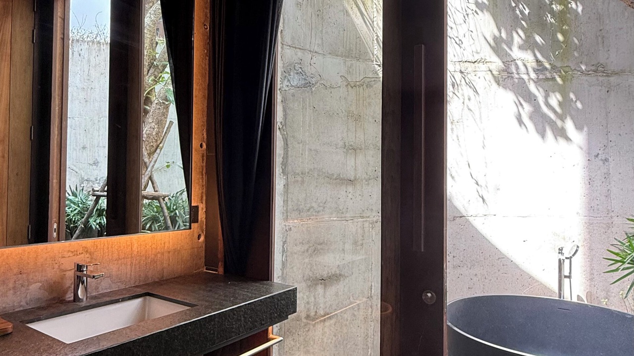 Photo of Bathroom in Ang Thong