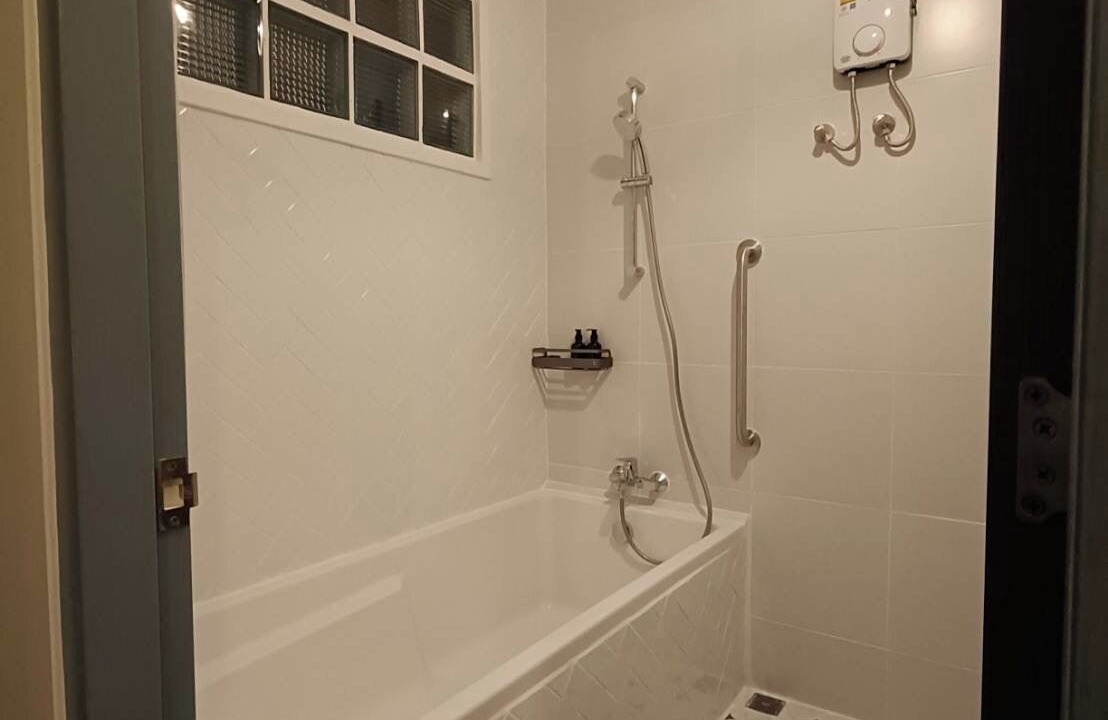 Photo of Bathroom in Phra Nakhon