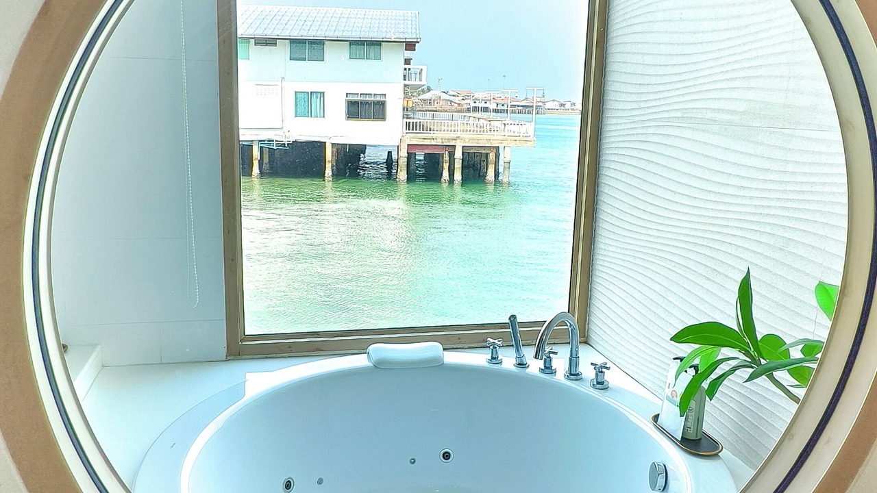 Photo of Bedroom in Koh Lan