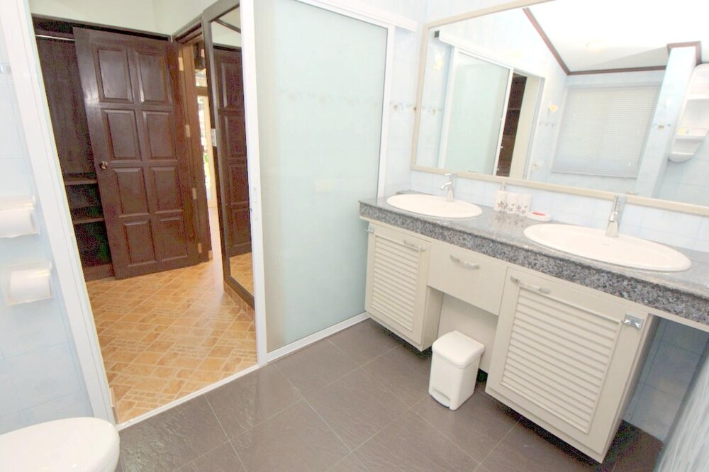 Photo of Bathroom in Bang Po