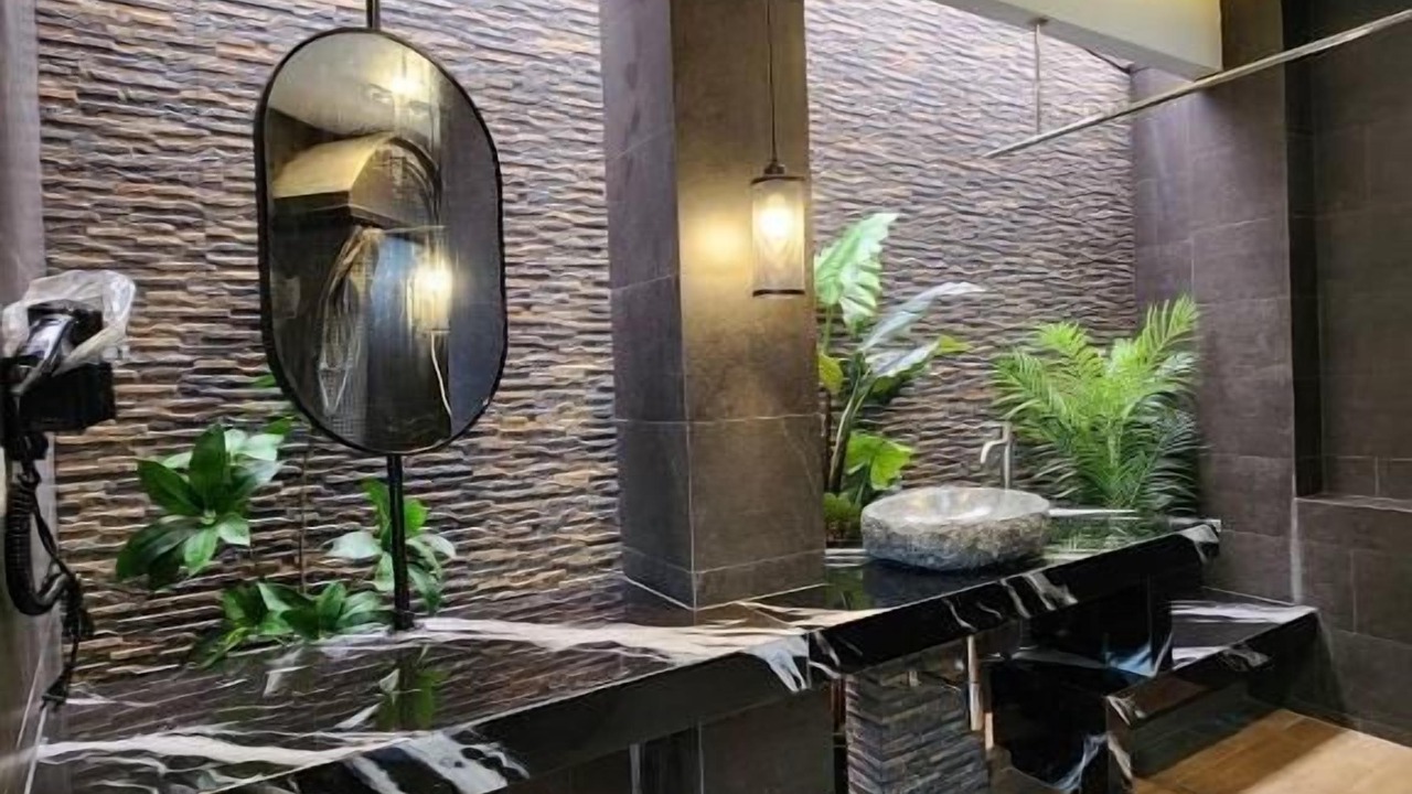 Photo of Bathroom in Siriraj