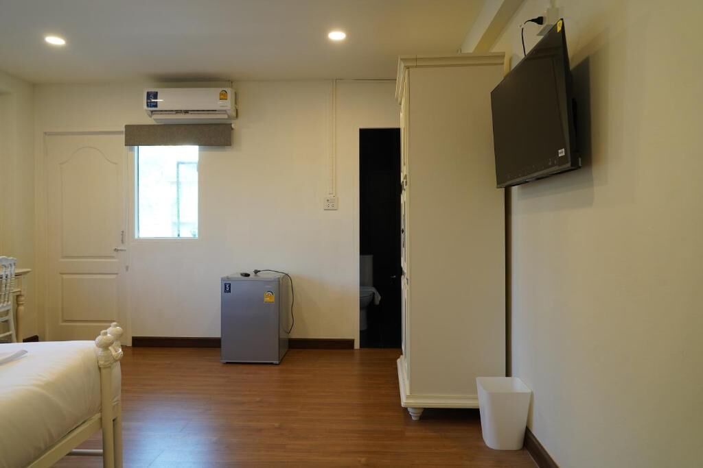 Photo of Patio Balcony in Samsen Nok