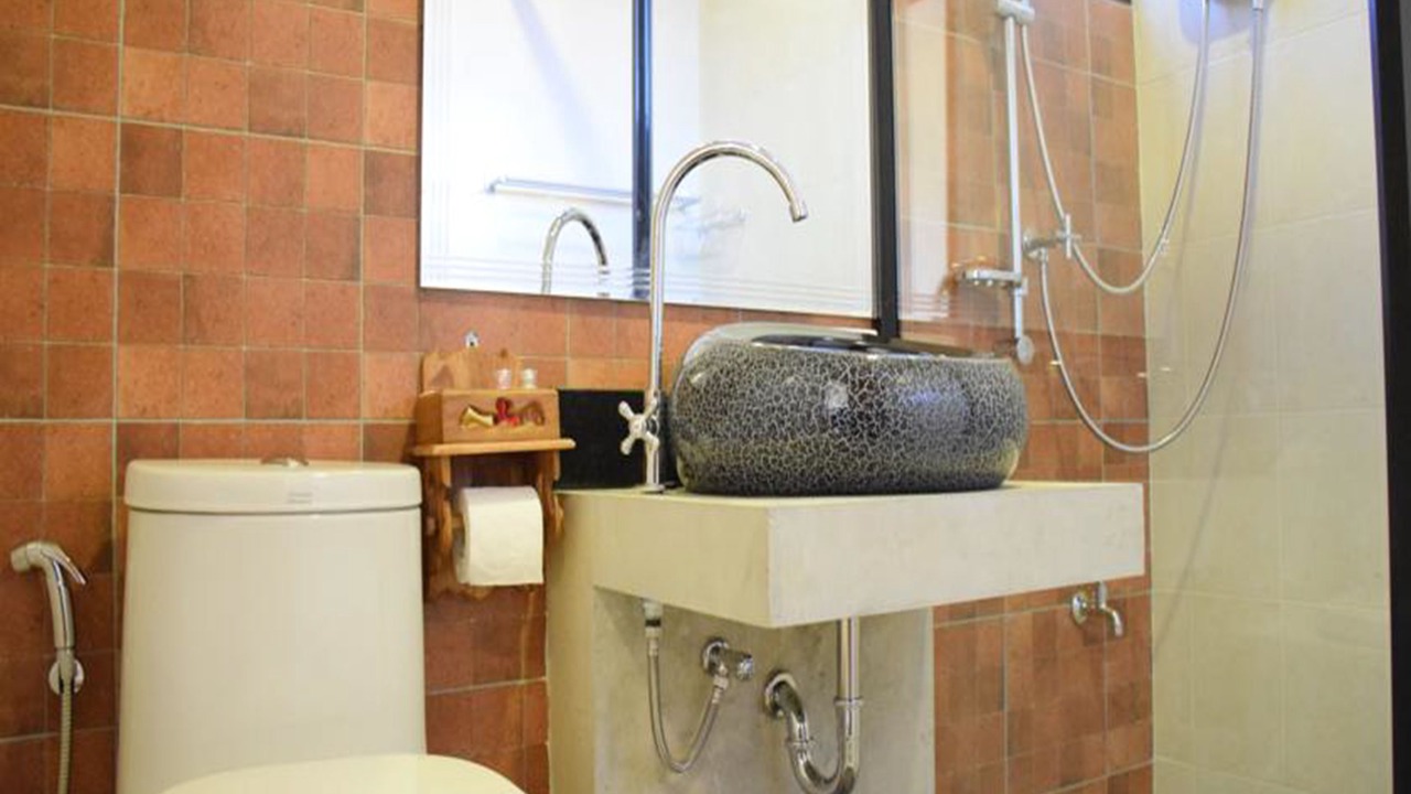 Photo of Bathroom in Old City