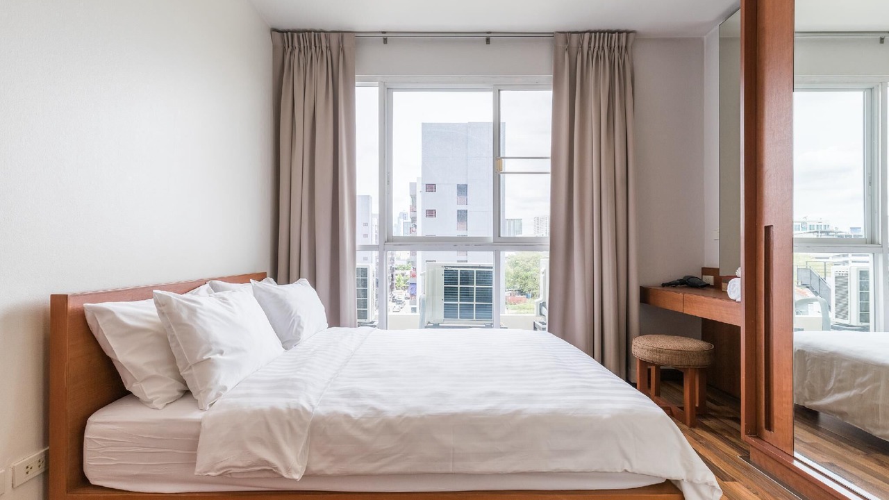 Photo of Bedroom in Samsen Nai