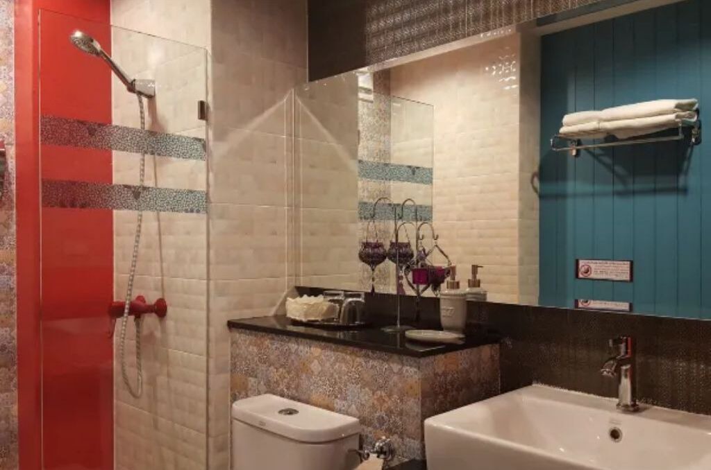 Photo of Bathroom in Bang Lamphu Lang