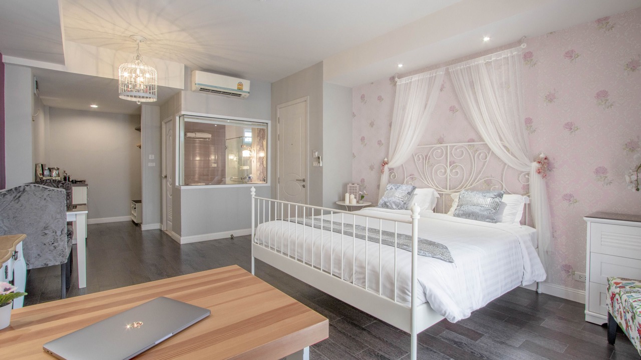 Photo of Bedroom in Bang Lamphu Lang