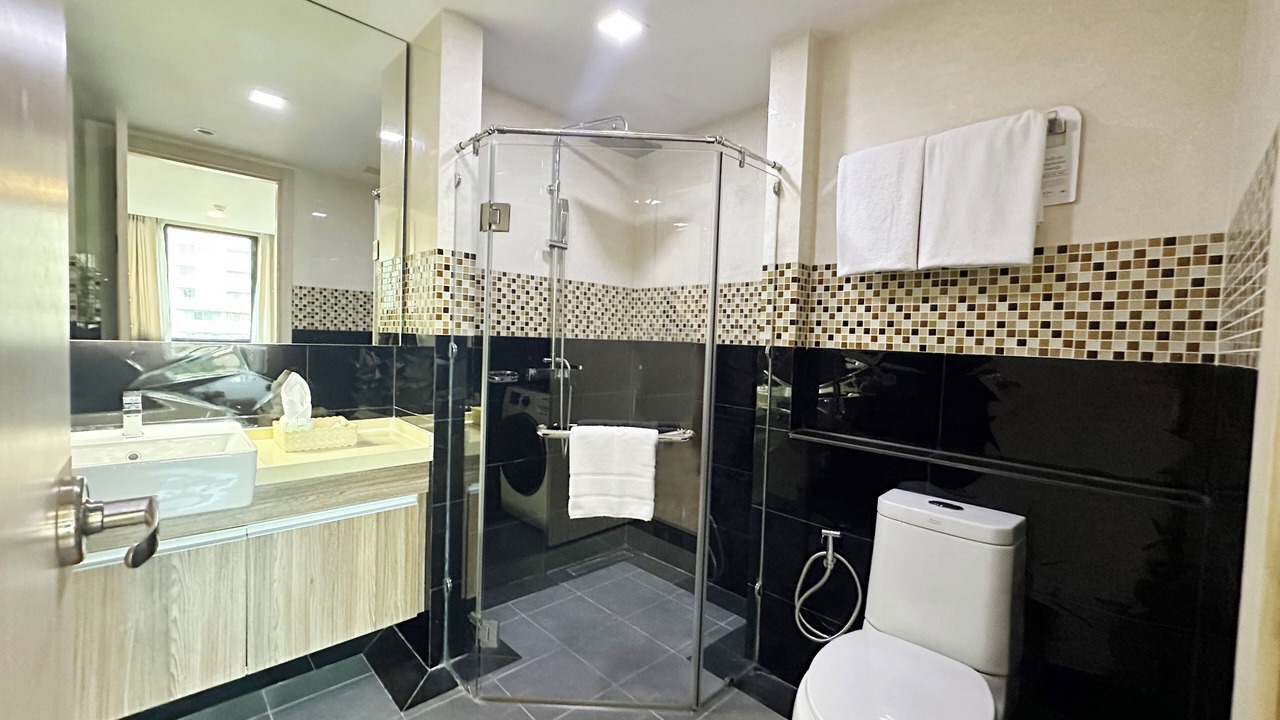 Photo of Bathroom in Ekkamai