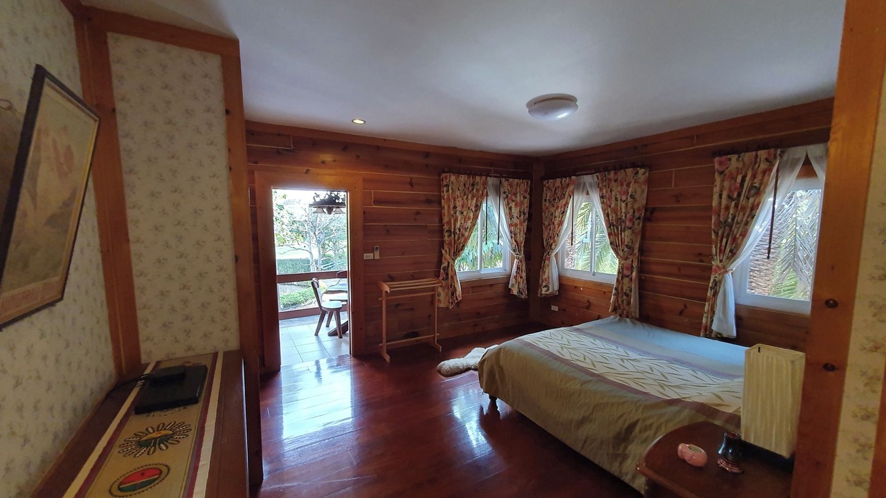 Photo of Bedroom in Khanong Phra