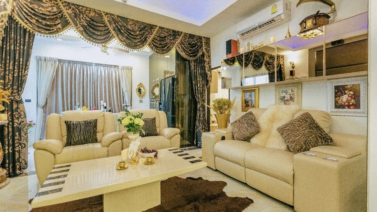 Photo of Livingroom in Phra Khanong Nuea