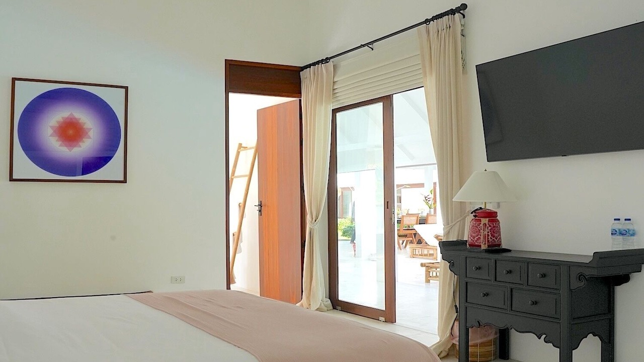 Photo of Bedroom in Laem Set