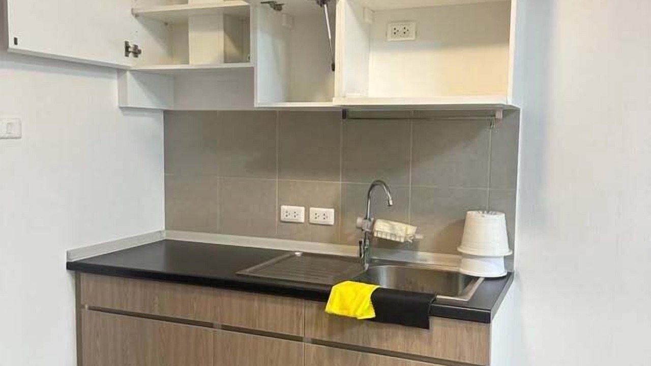 Photo of Kitchen in Huai Khwang