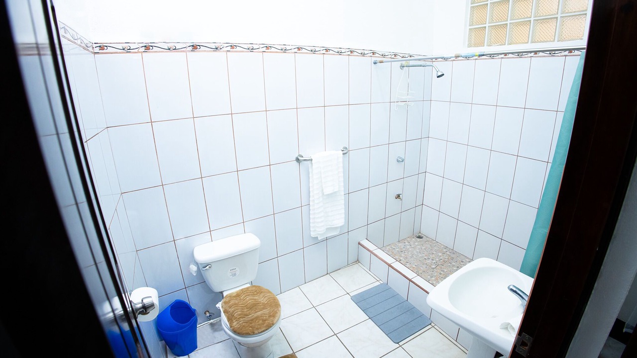 Photo of Bathroom in Leon