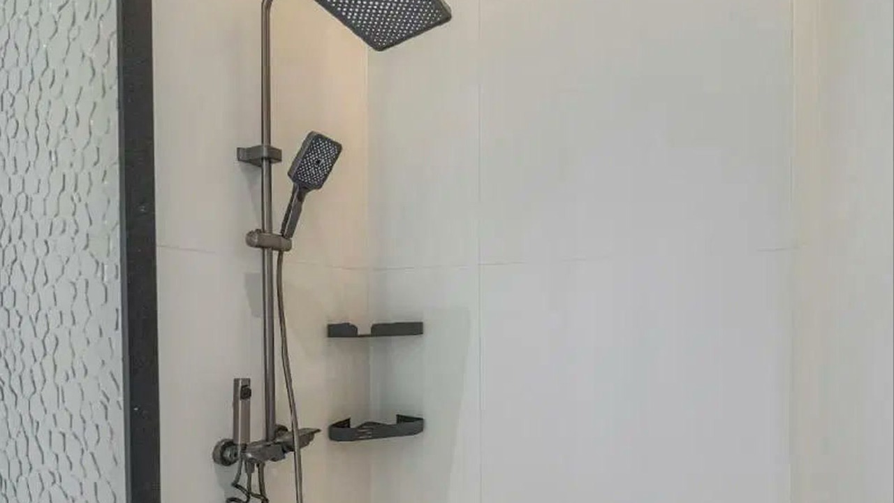 Photo of Bathroom in Pong
