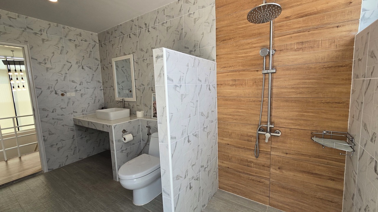 Photo of Bathroom in Pa Daet