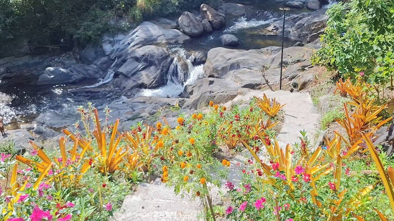 Photo of Outdoor in Ron Phibun