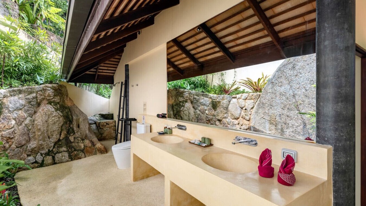 Photo of Bathroom in Laem Set