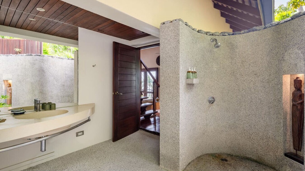 Photo of Bathroom in Laem Set