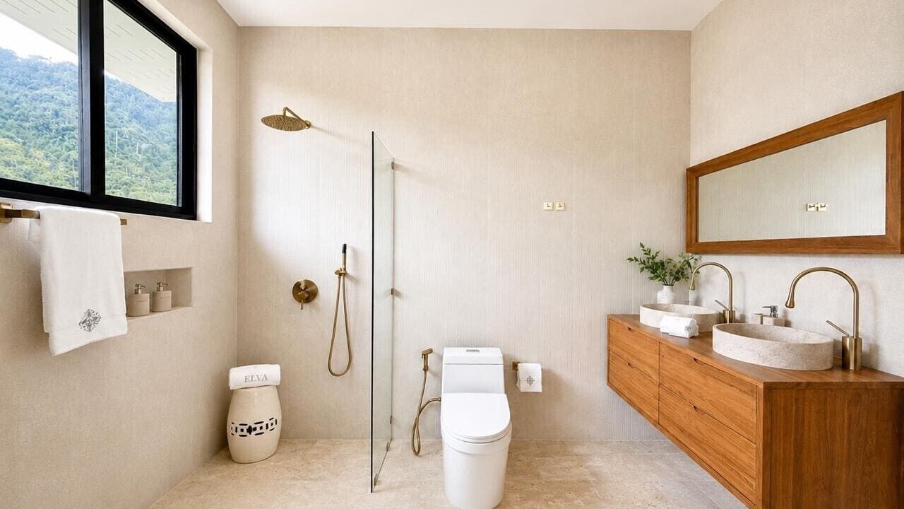 Photo of Bathroom in Maret