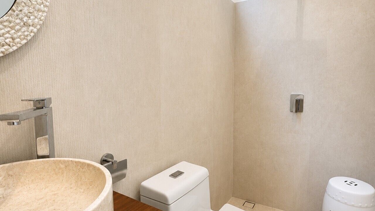 Photo of Bathroom in Maret