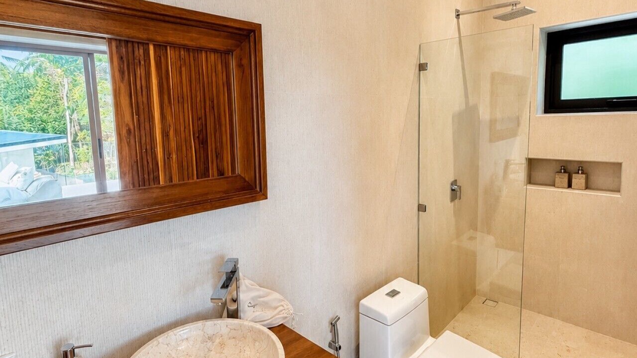 Photo of Bathroom in Maret