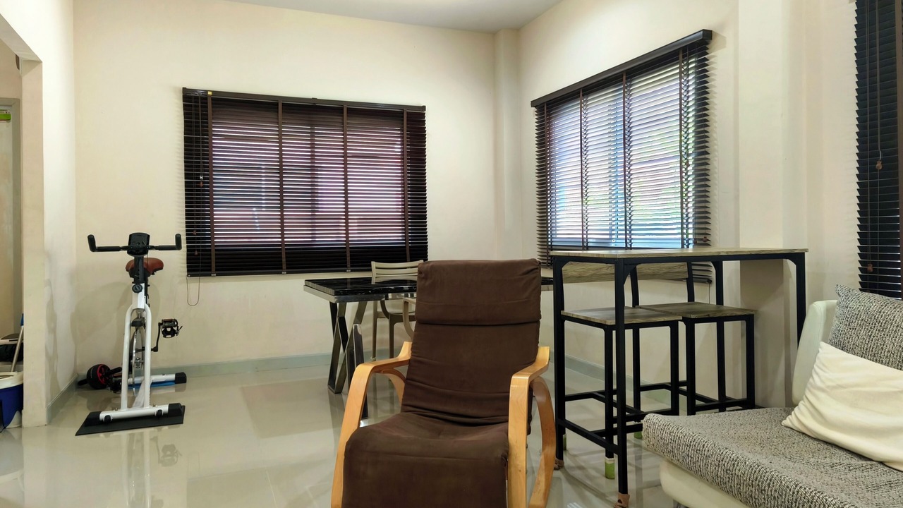 Photo of Livingroom in Phla