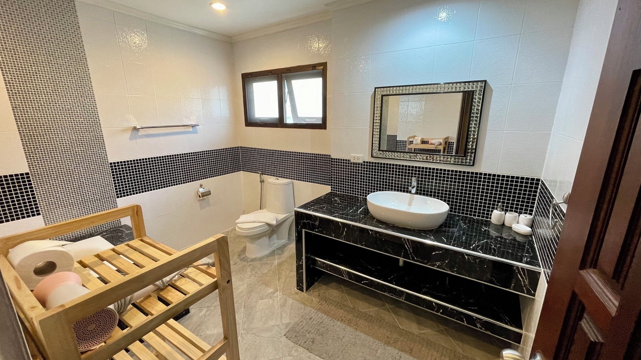 Photo of Bathroom in Kata