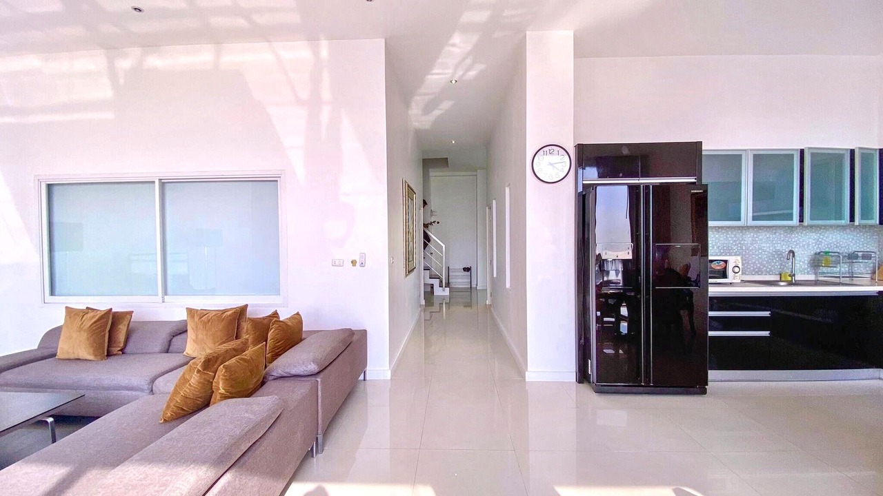 Photo of Livingroom in Karon