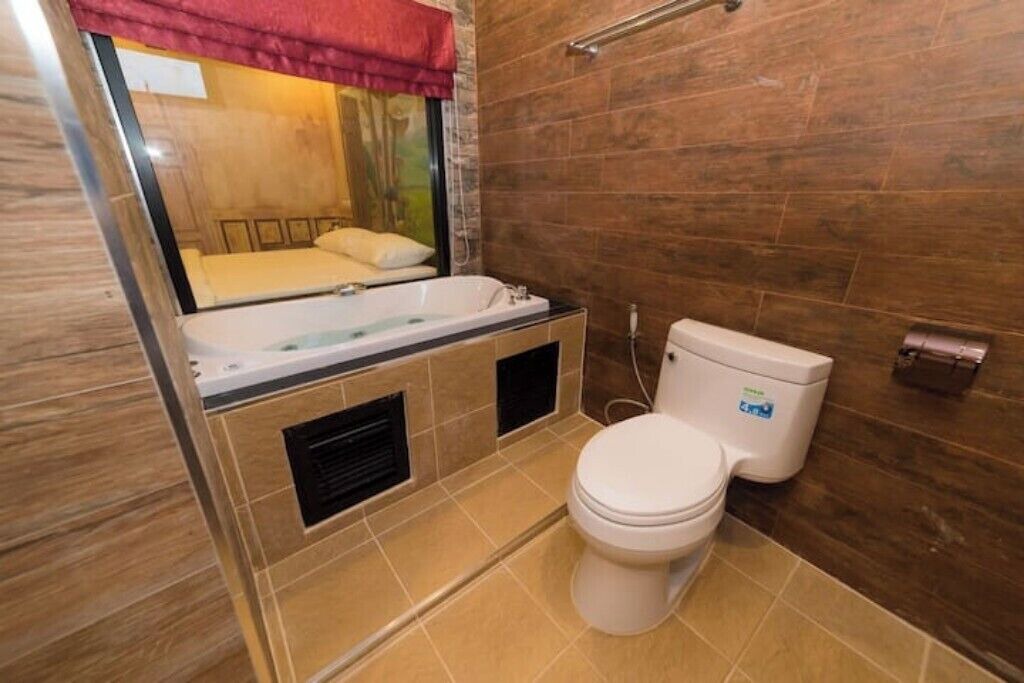 Photo of Bathroom in Mueang Samut Prakan District