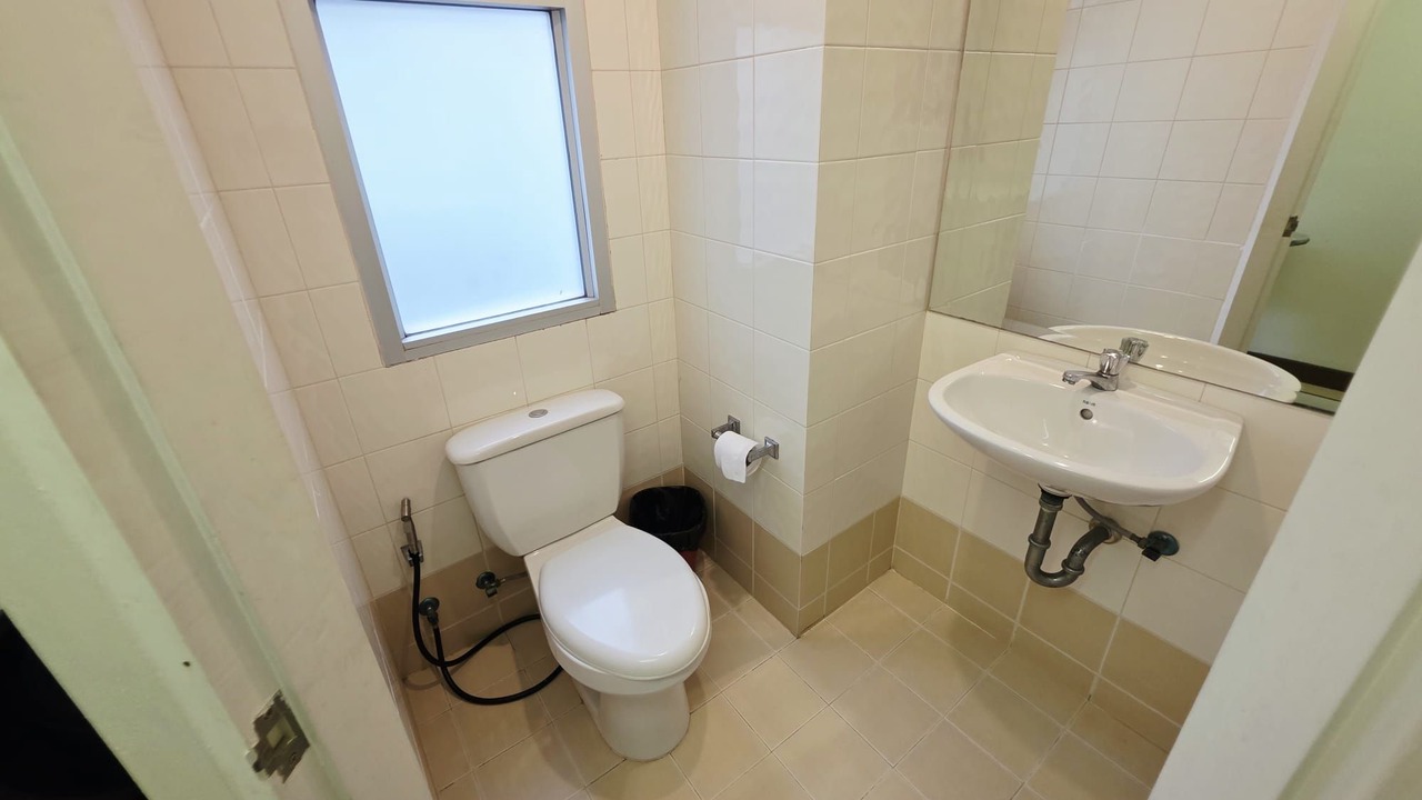 Photo of Bathroom in Khlong Toei Nuea