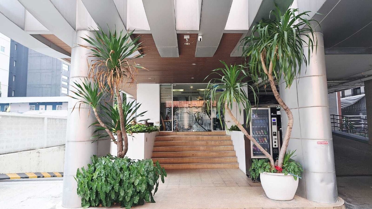 Photo of Outdoor in Khlong Toei Nuea
