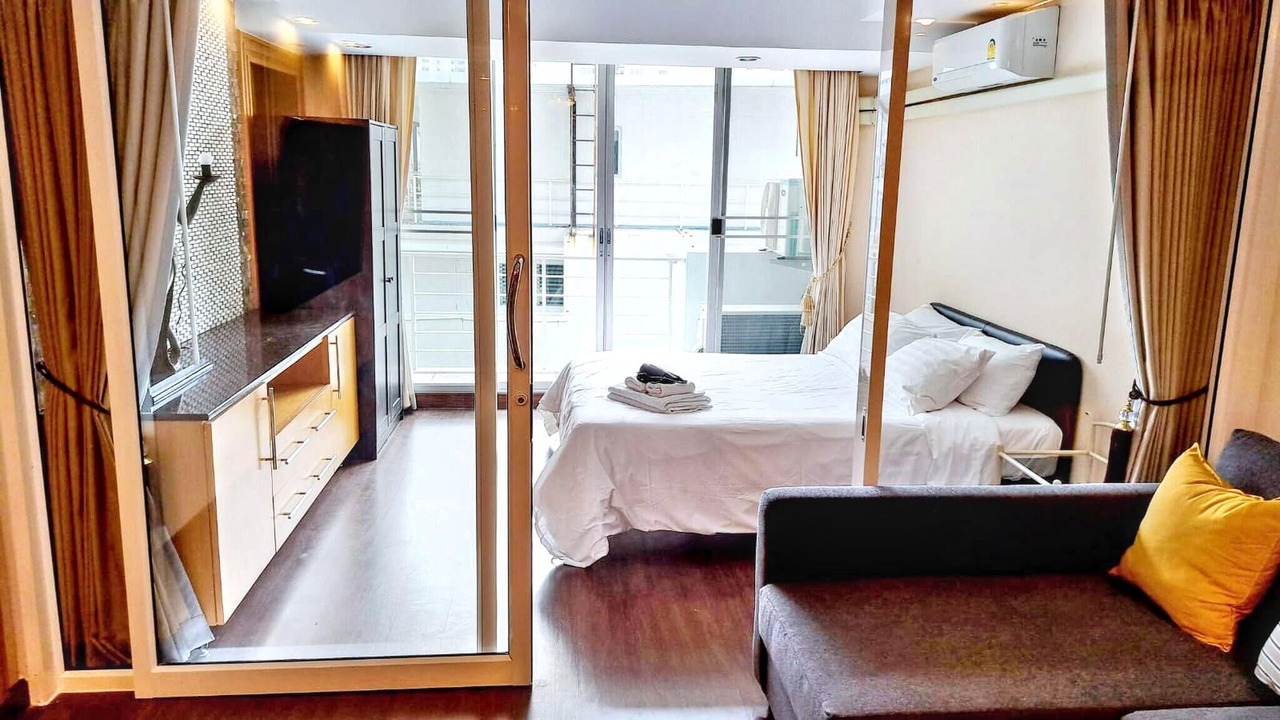 Photo of Bedroom in Khlong Toei Nuea